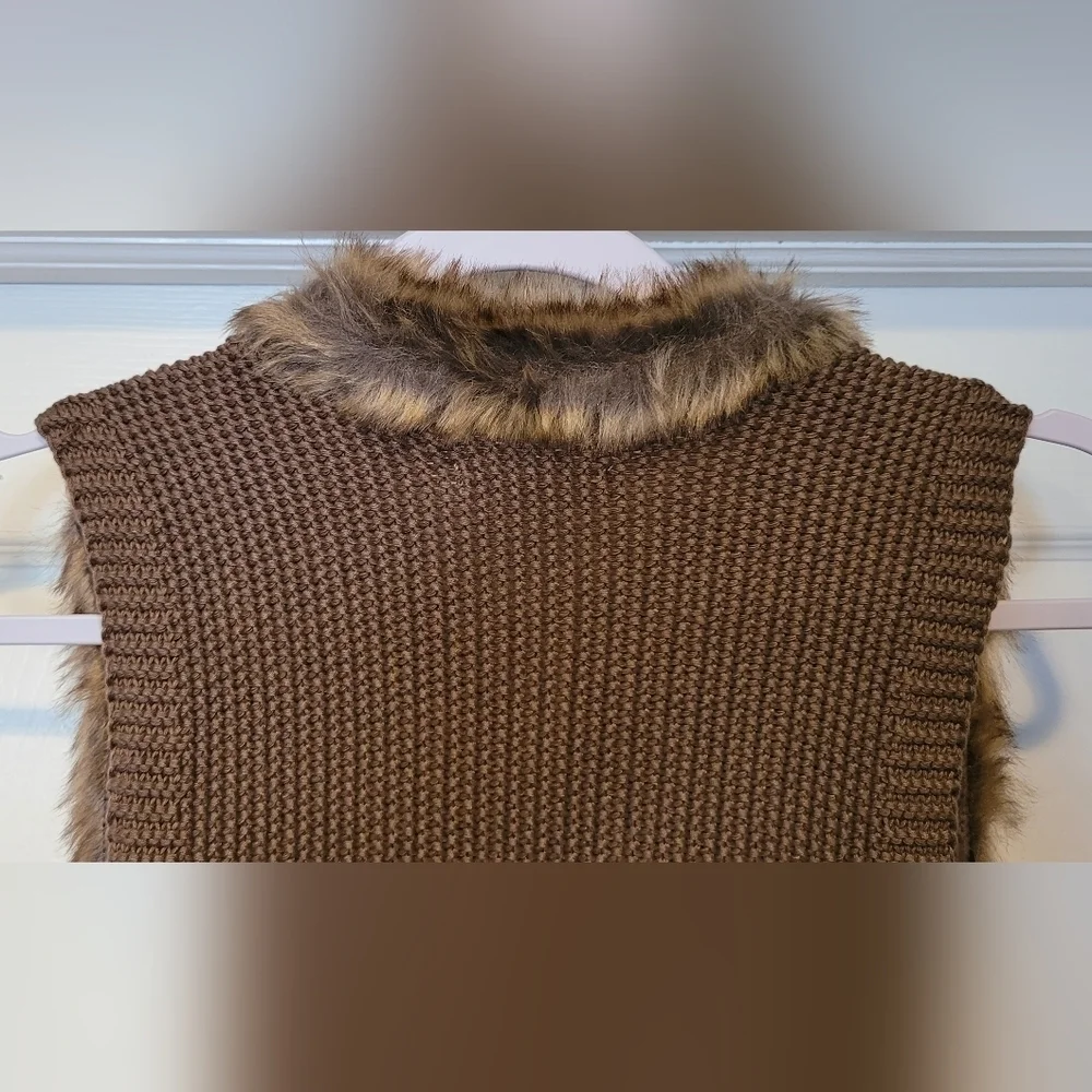 NWT $64 Women's Size XS Maurices Brown Faux Fur No Sleeve Vest Brand New Cute! - Picture 5 of 9